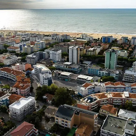 Two-room Flat Close To The And The Center Apartman